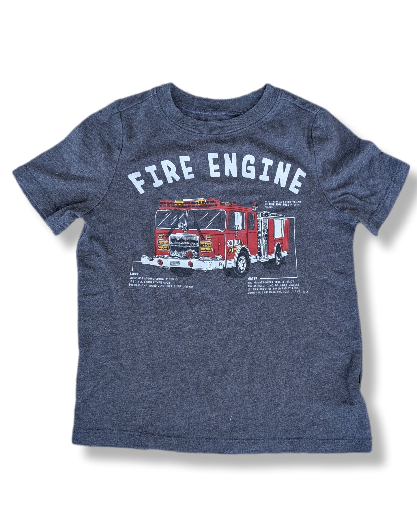 T-shirt à manches courtes thème de pompiers | 4 ans