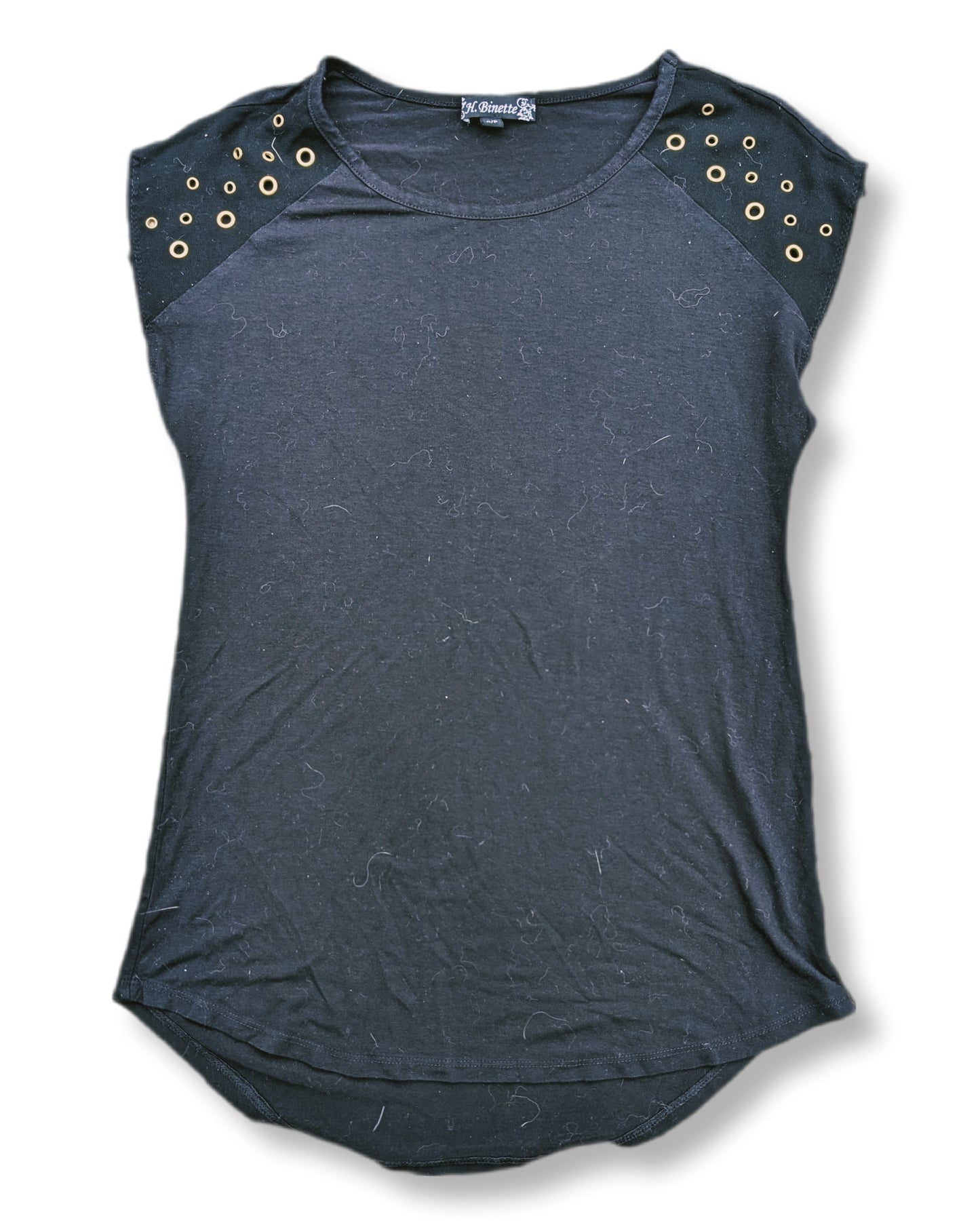 T-shirt noir style avec œillets décoratifs aux épaules | H. Binette | SMALL