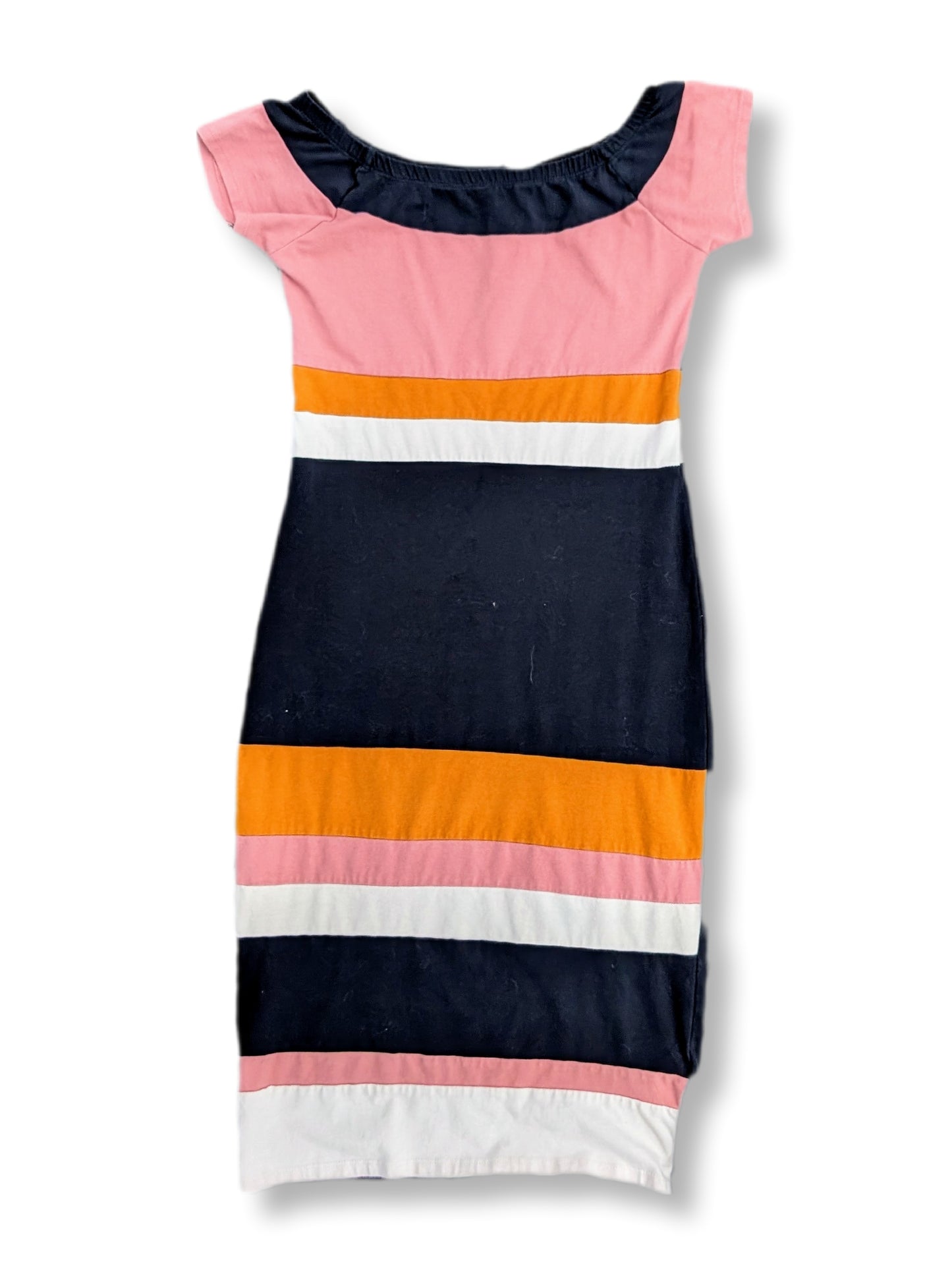 Robe moulante confortable avec col à épaules dénudées | M