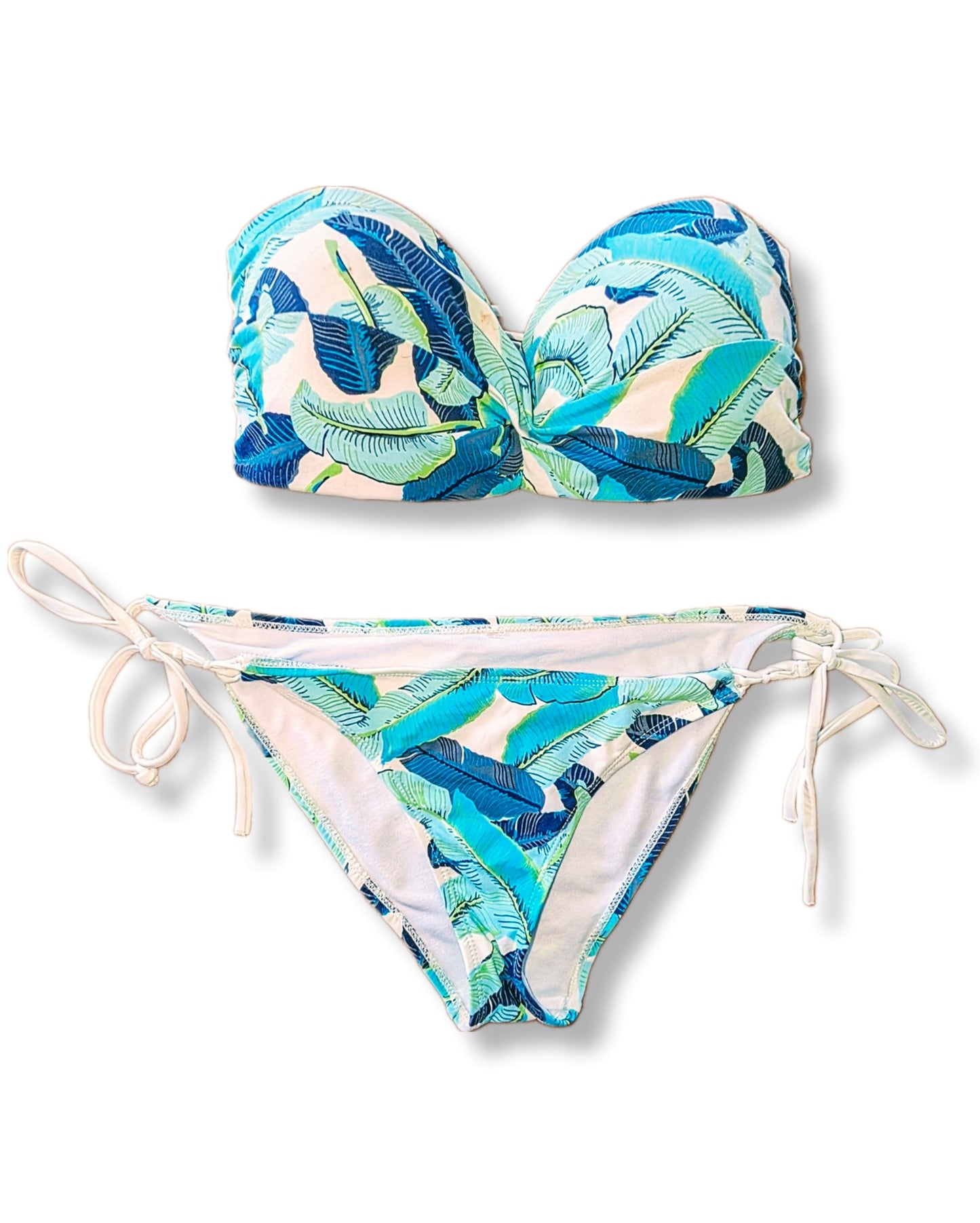 Ensemble bikini bandeau et culottes lacées sur les côtés - L