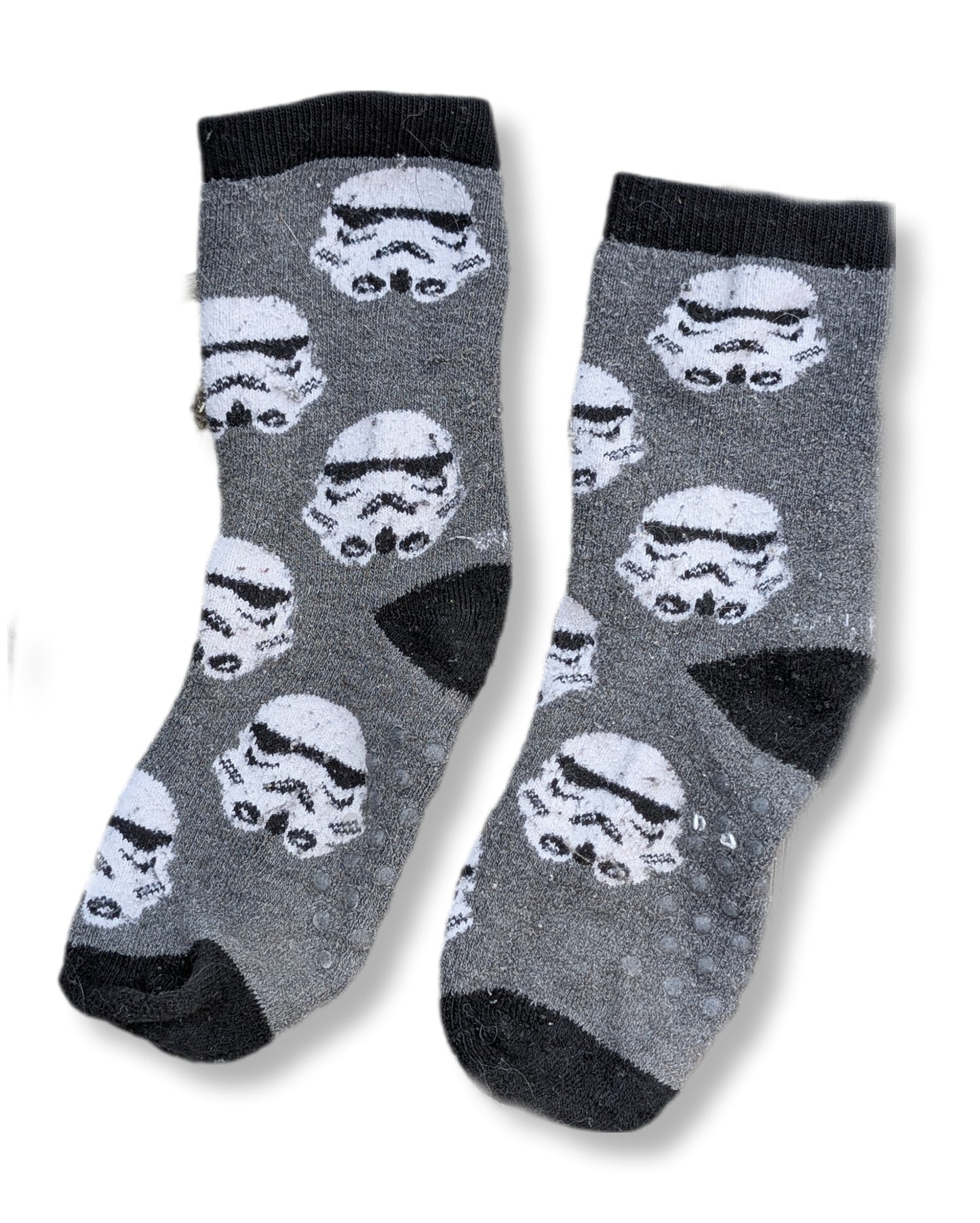 Quatre (4) paires de bas ~ (3 à 7 ans)