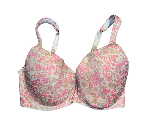 Deux (2) soutien-gorge avec armatures | Delta Burke | 38DD