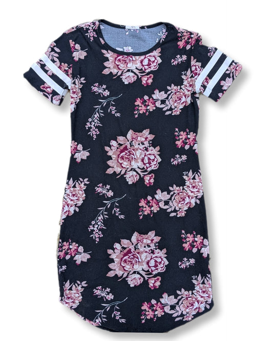 Robe t-shirt fleurie avec bandes blanches aux manches | S