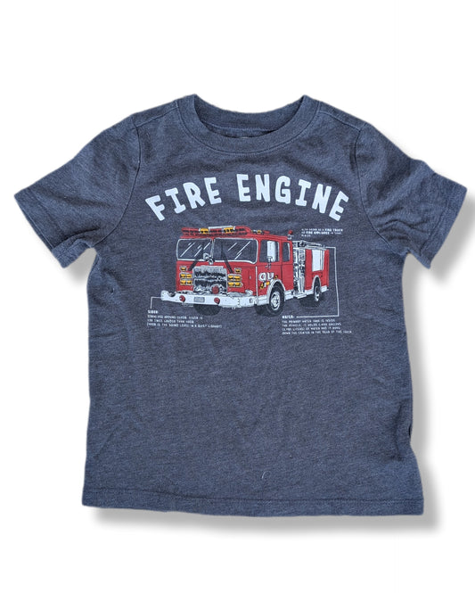 T-shirt à manches courtes thème de pompiers | 4 ans