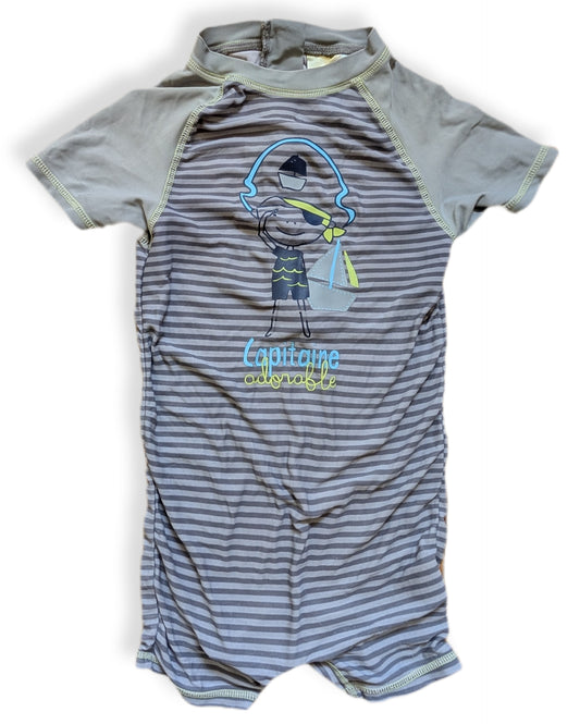 Combinaison de bain anti-uv "capitaine adorable" (sans étiquette) ~ 3-4 ans