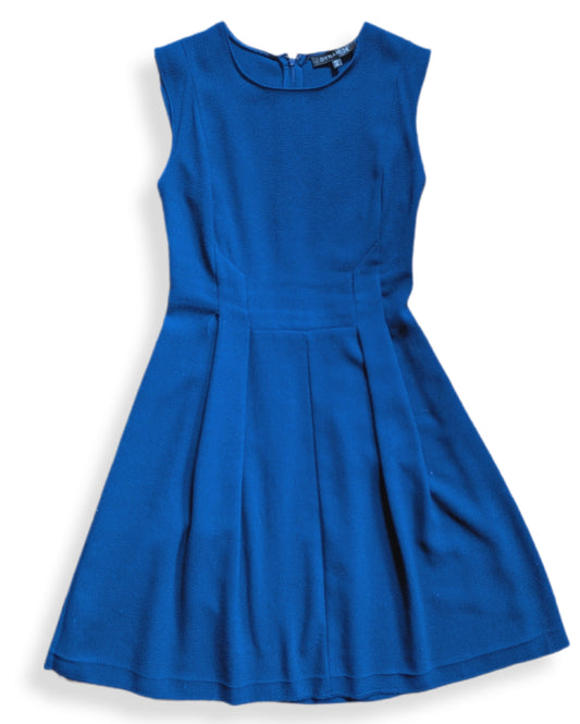 Robe coupe patineuse sans manches avec jupe plissée | S