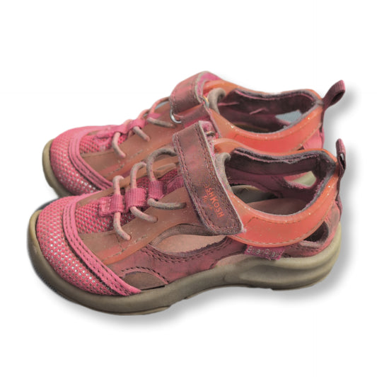 Sandales à bouts fermées avec semelles anti-dérapantes | Carter's | 05 (13 cm)