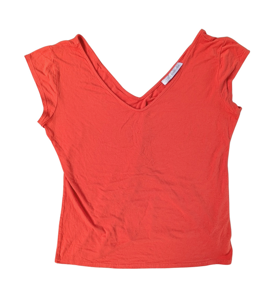 T-shirt à manches courtes avec décolleté plongeant couleur corail | StudioMODE | SMALL