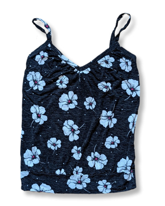 Camisole noire à fines bretelles et col en V | DYNAMITE | MÉDIUM