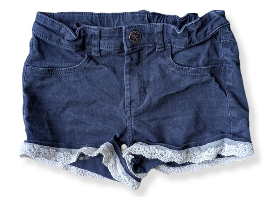 Shorts en denim bleu marine avec bordure en crochet | 8-9 ans